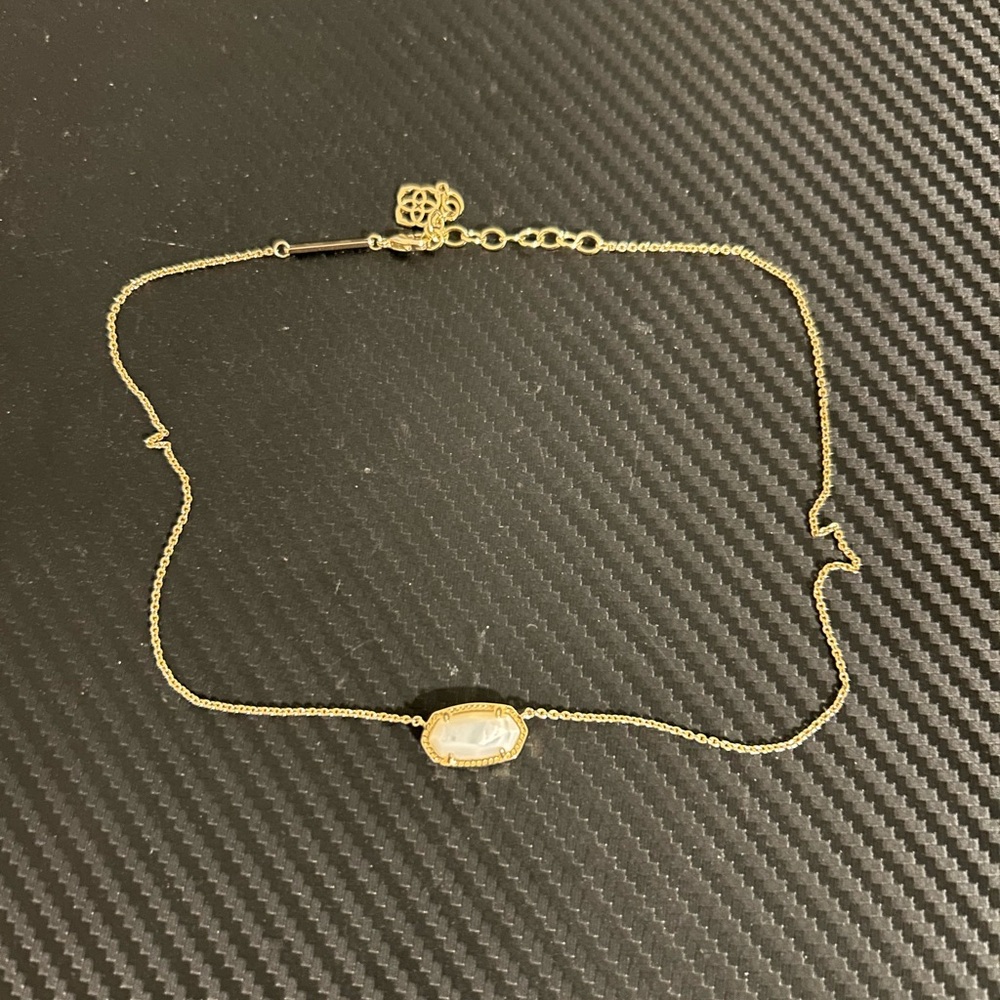 White Kendra Scott pendant necklace
